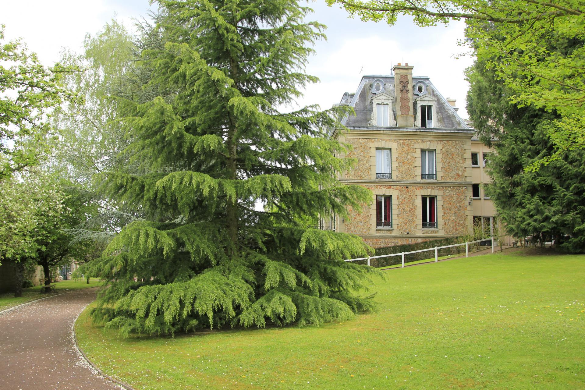 Parc de la Résidence Ma Vallée Résidence sénior Maison de Retraite Ma Vallée Us Val d'Oise 95